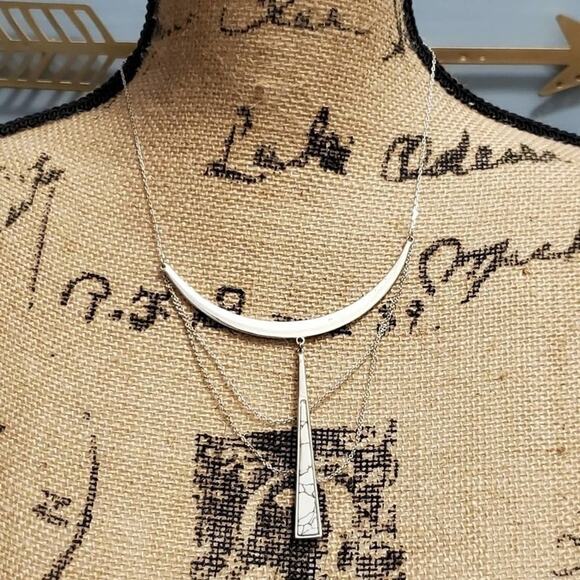 STELLA & Dot 3 strand pendant tiered necklace - Picture 2 of 5